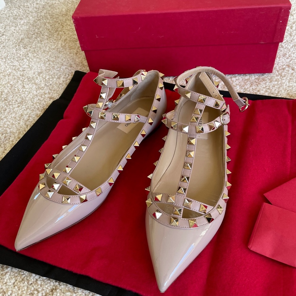 Valentino Rockstud Caged Ballet Flat in Nude US8